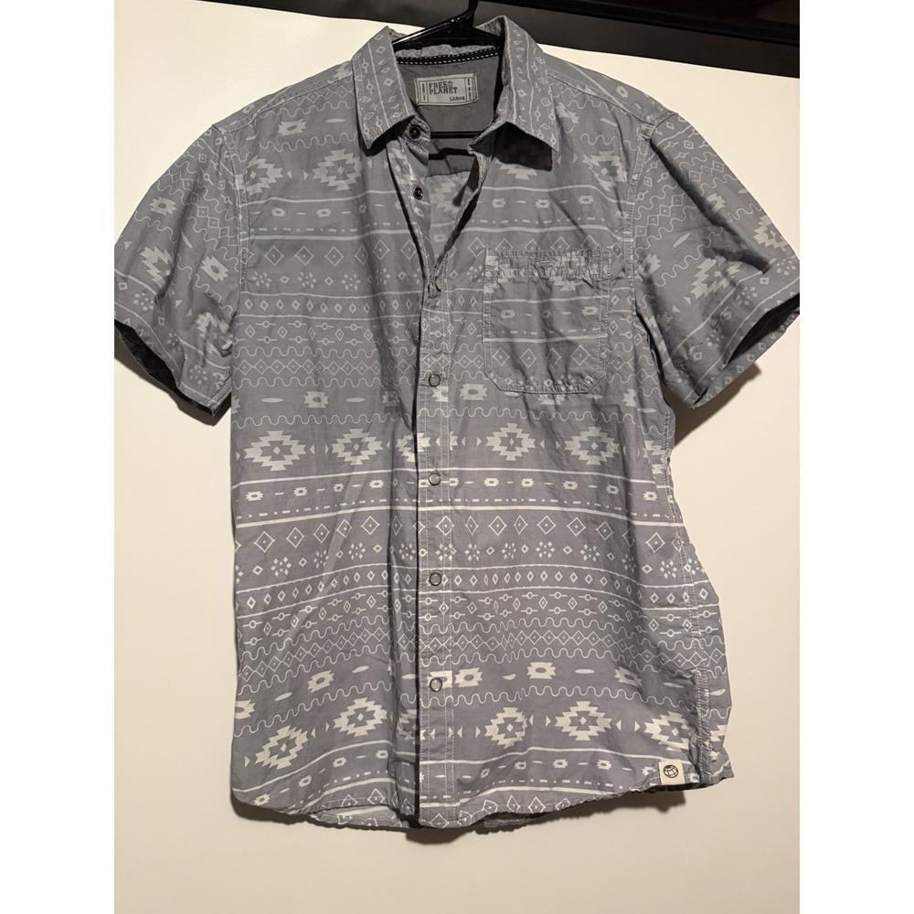 Free Planet Men's L Gray Geometric Cotton Pocket Button-Up Shirt. F6006